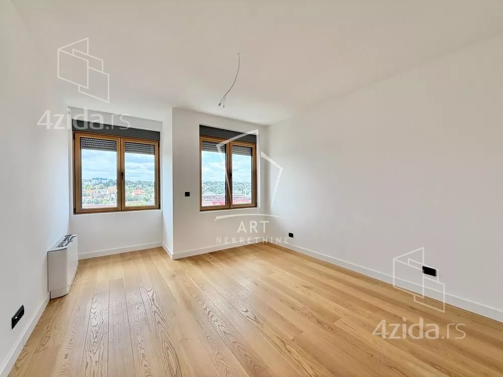 Šestoiposoban stan | 4zida