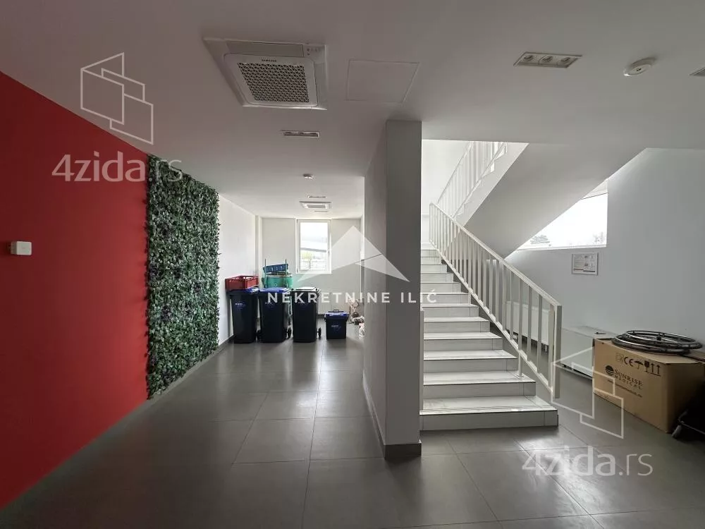 Poslovna zgrada | 4zida