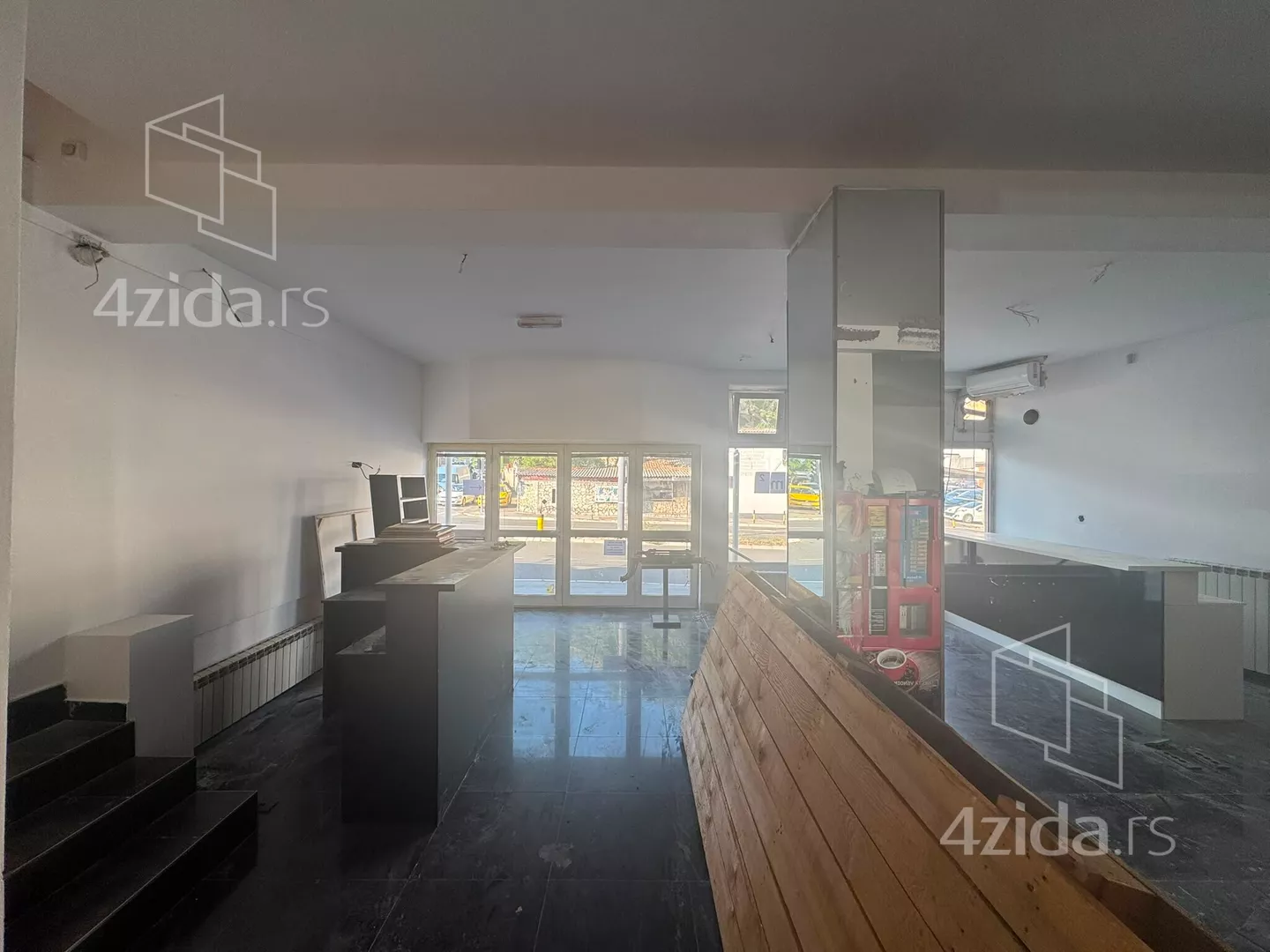 Lokal | 4zida