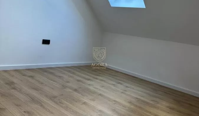 Četvoroiposoban stan | 4zida