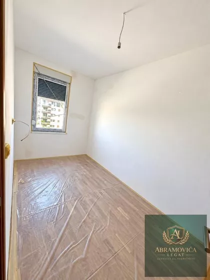 Stari Banovci | 4zida.rs