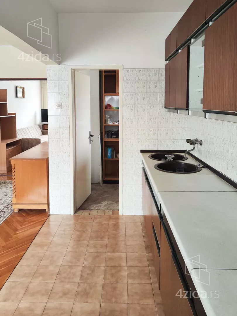 3-etažna kuća | 4zida