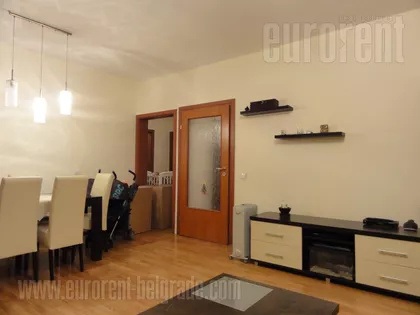 CRVENI KRST | 4zida.rs