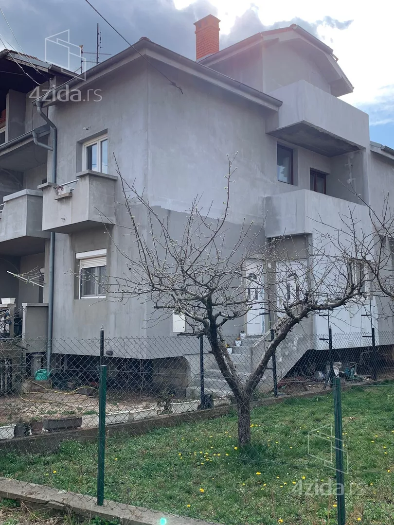 3-etažna kuća | 4zida