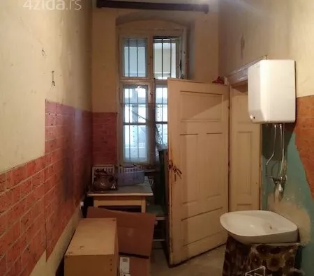 Četvoroiposoban stan | 4zida