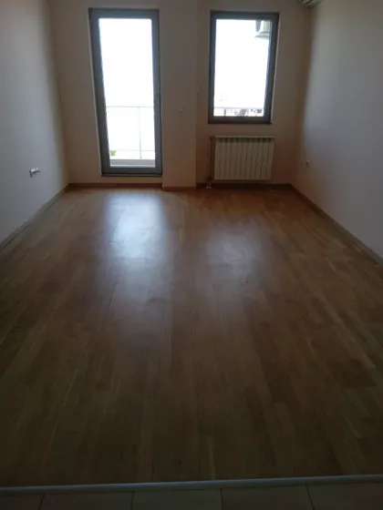 Trejdjunik 4 | 4zida.rs