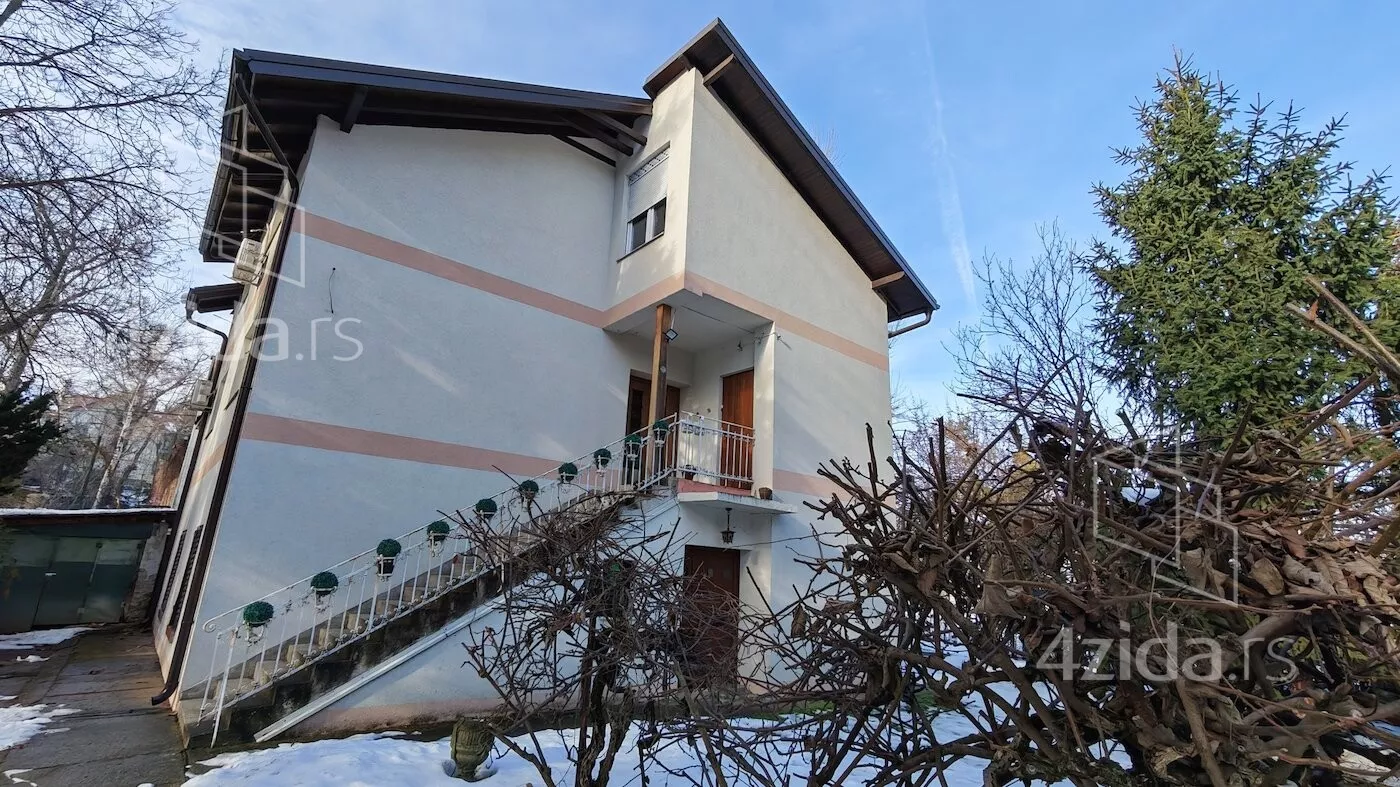 Troiposoban stan | 4zida