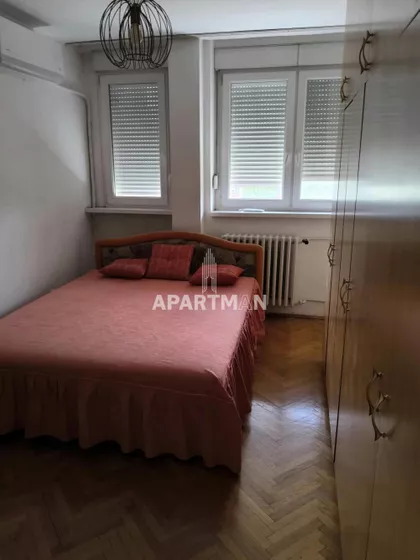 Pariske komune | 4zida.rs