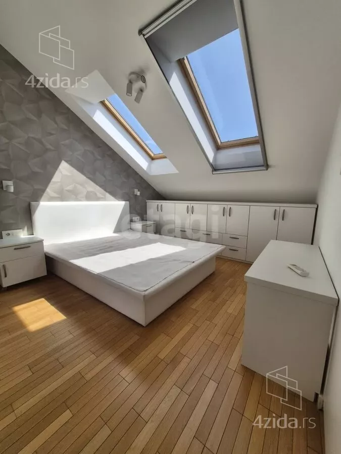 Petosoban stan | 4zida