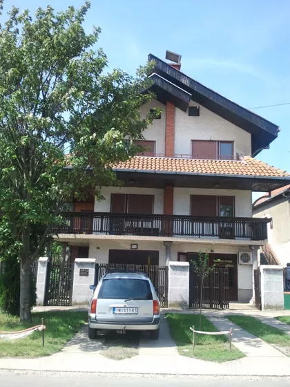 Zmaj Jovina 99 | 4zida.rs