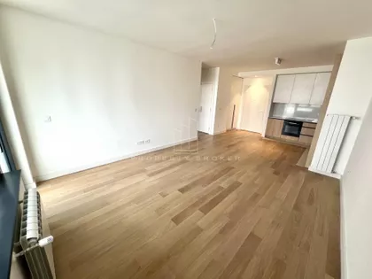 Nikolaja Kravcova | 4zida.rs