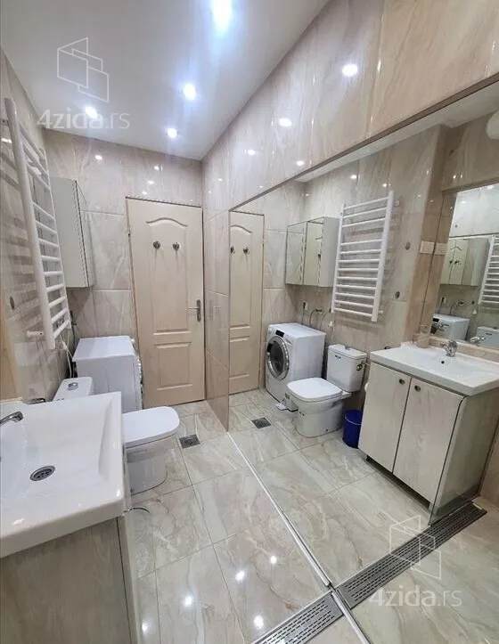 Četvoroiposoban stan | 4zida