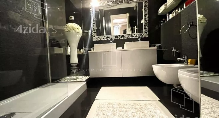 Petoiposoban stan | 4zida