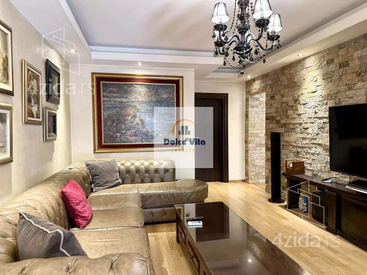 Šestosoban stan | 4zida