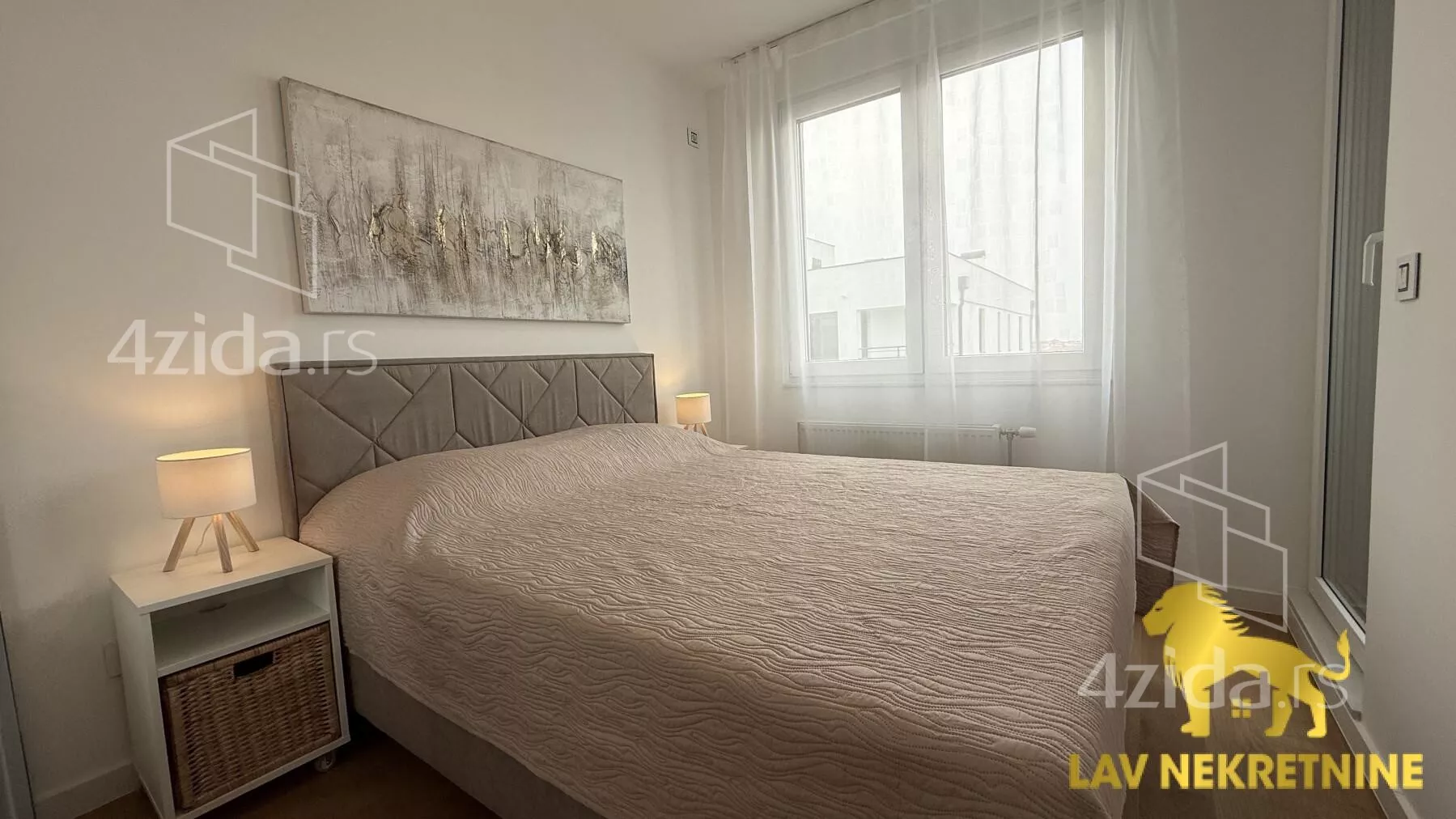 Dvoiposoban stan | 4zida