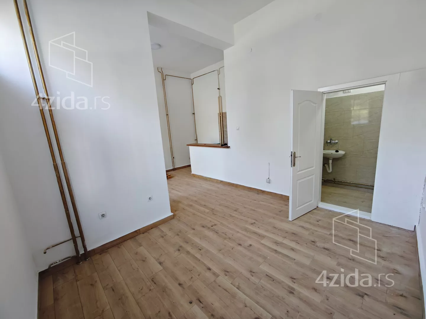 Lokal | 4zida