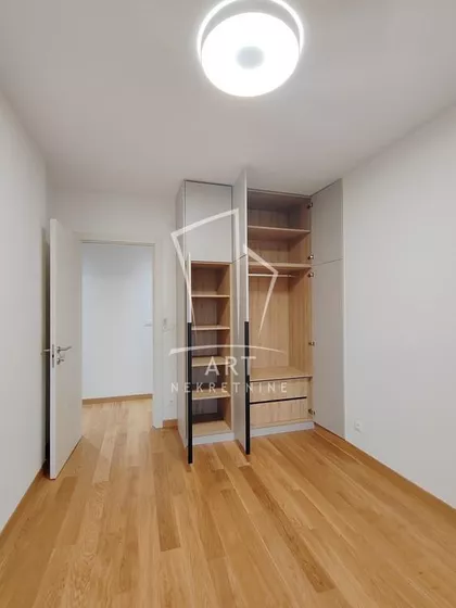 Tadije Sondermajera | 4zida.rs