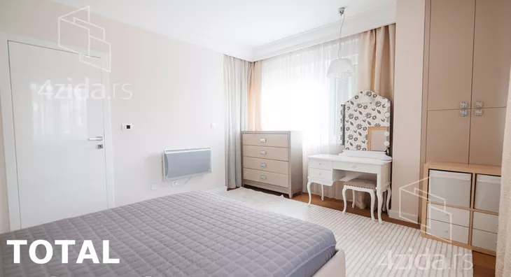 Šestosoban stan | 4zida