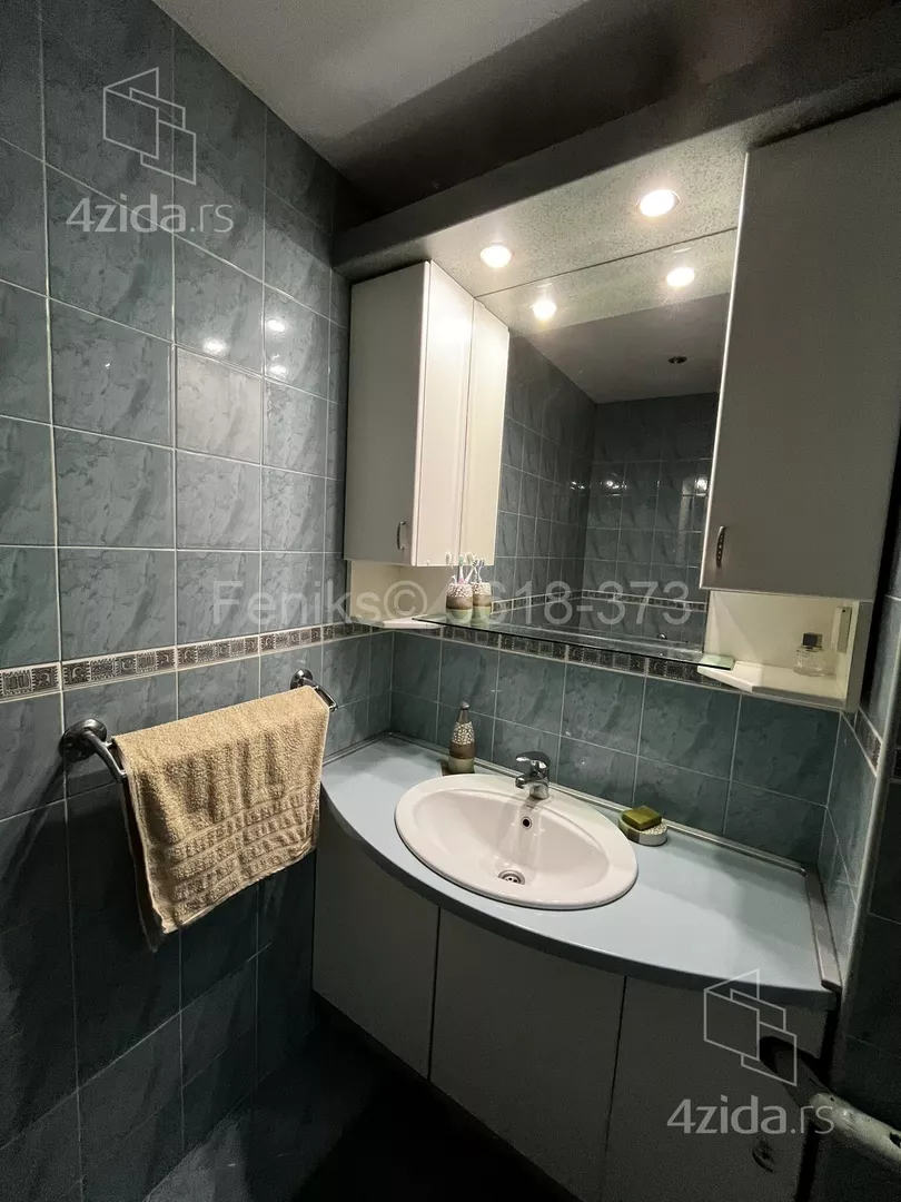 Šestosoban stan | 4zida