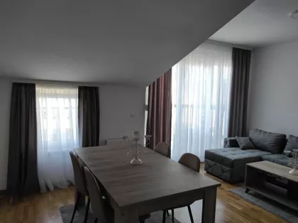 Pavla Ivića 4 | 4zida.rs