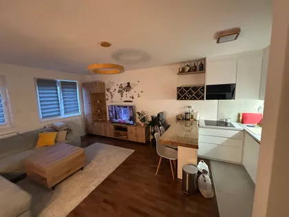 Rafaila Šišatovačkog 19 | 4zida.rs