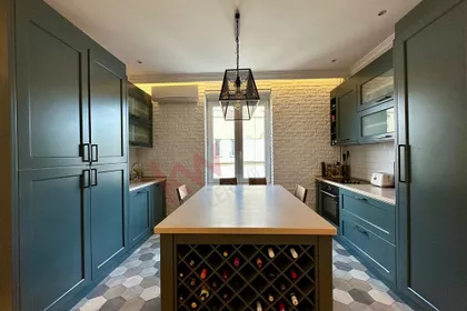 Ustanička | 4zida.rs