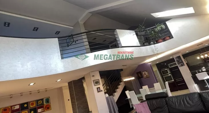 Šestosoban stan | 4zida