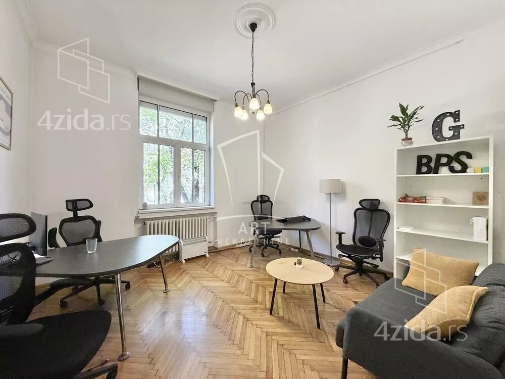 Šestosoban stan | 4zida