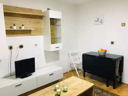 Crveno barjace 1c | 4zida.rs