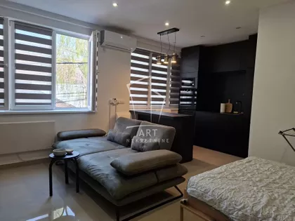 Ravanička | 4zida.rs