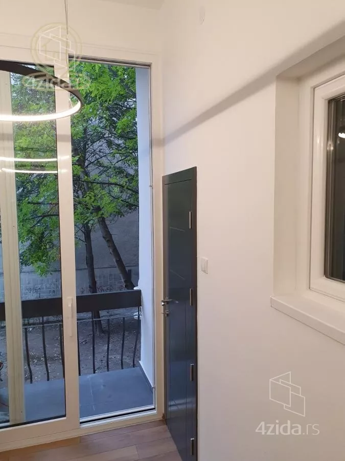 Četvoroiposoban stan | 4zida