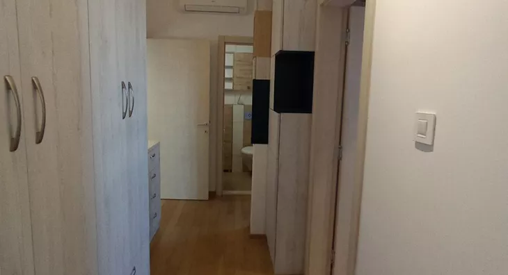 Četvoroiposoban stan | 4zida