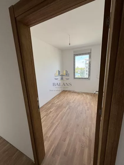 Stari Banovci | 4zida.rs