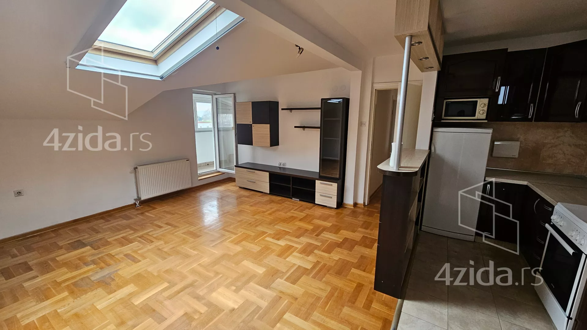 Dvoiposoban stan | 4zida