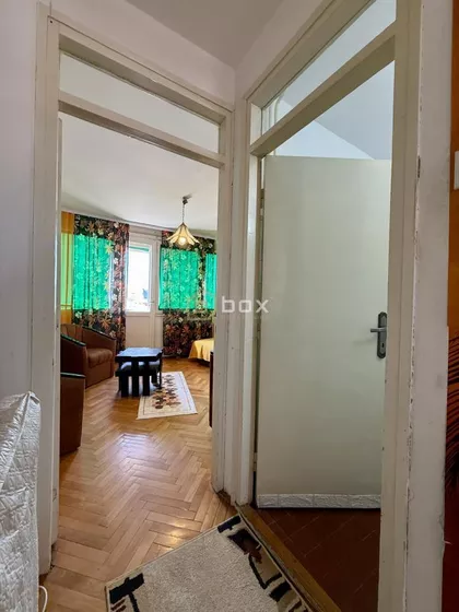 Crveni Pevac | 4zida.rs