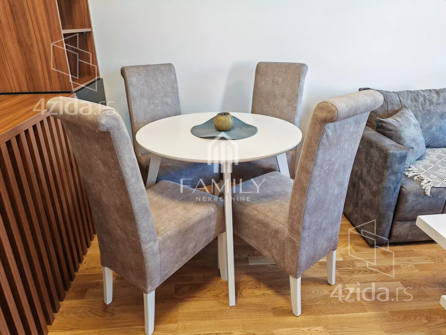 Jednoiposoban stan | 4zida