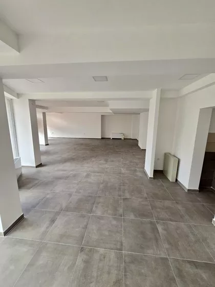 Crveni Pevac | 4zida.rs