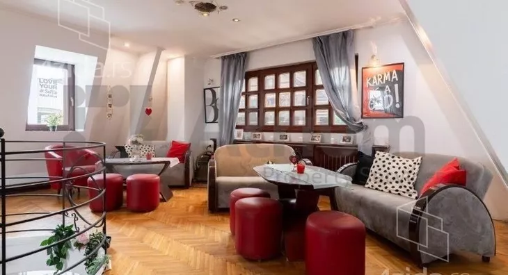 Poslovna zgrada | 4zida