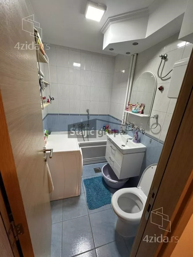 Petosoban stan | 4zida