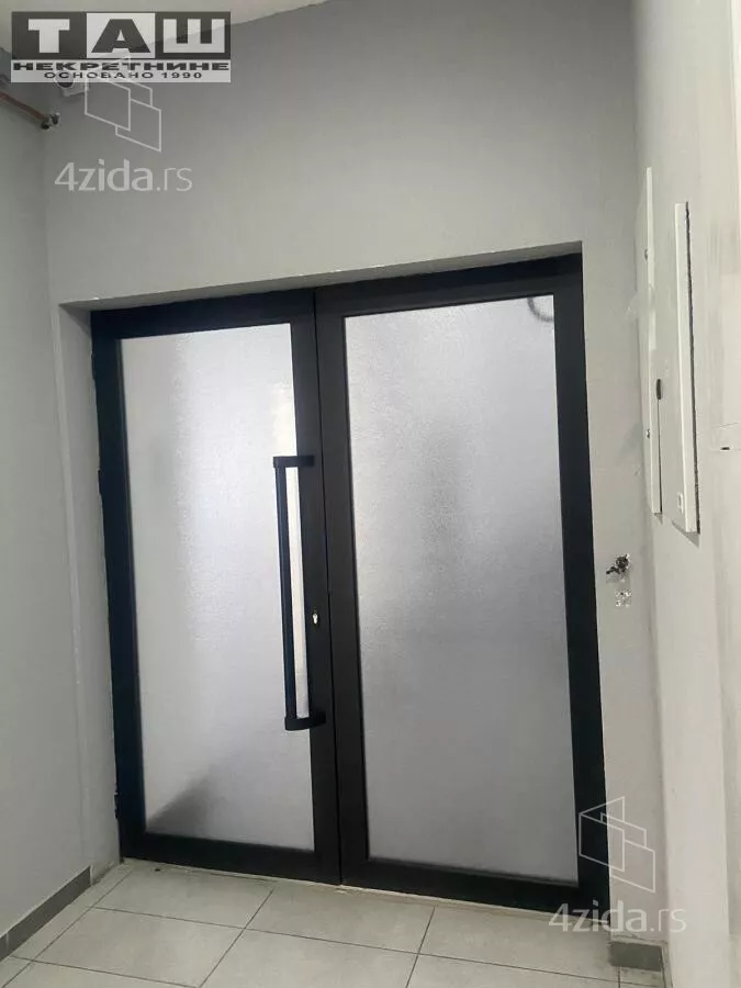 Lokal | 4zida