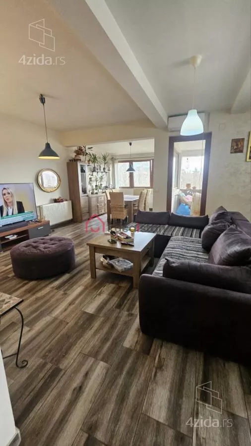 Petosoban stan | 4zida