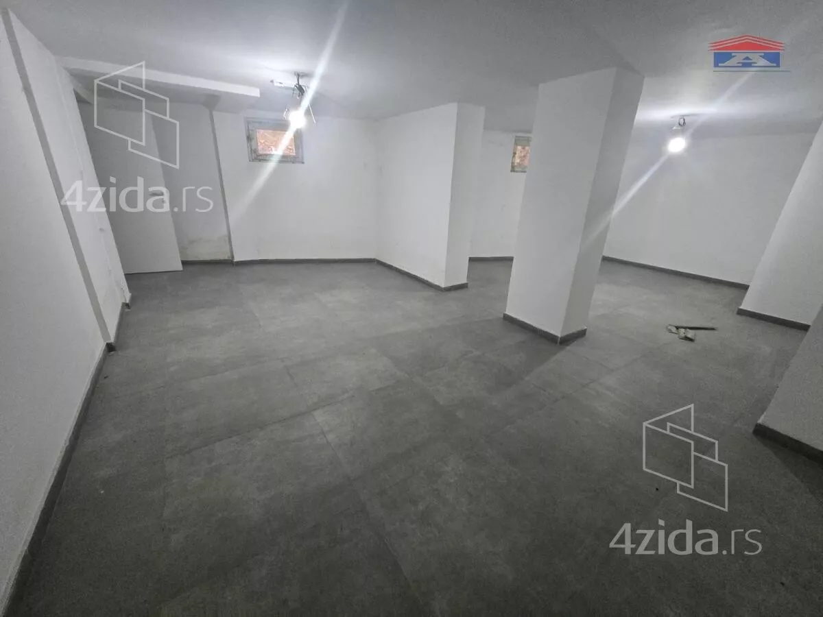 Poslovni prostor | 4zida