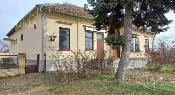 Poslovna zgrada | 4zida