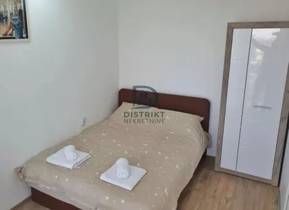 Dom Zdravlja | 4zida.rs