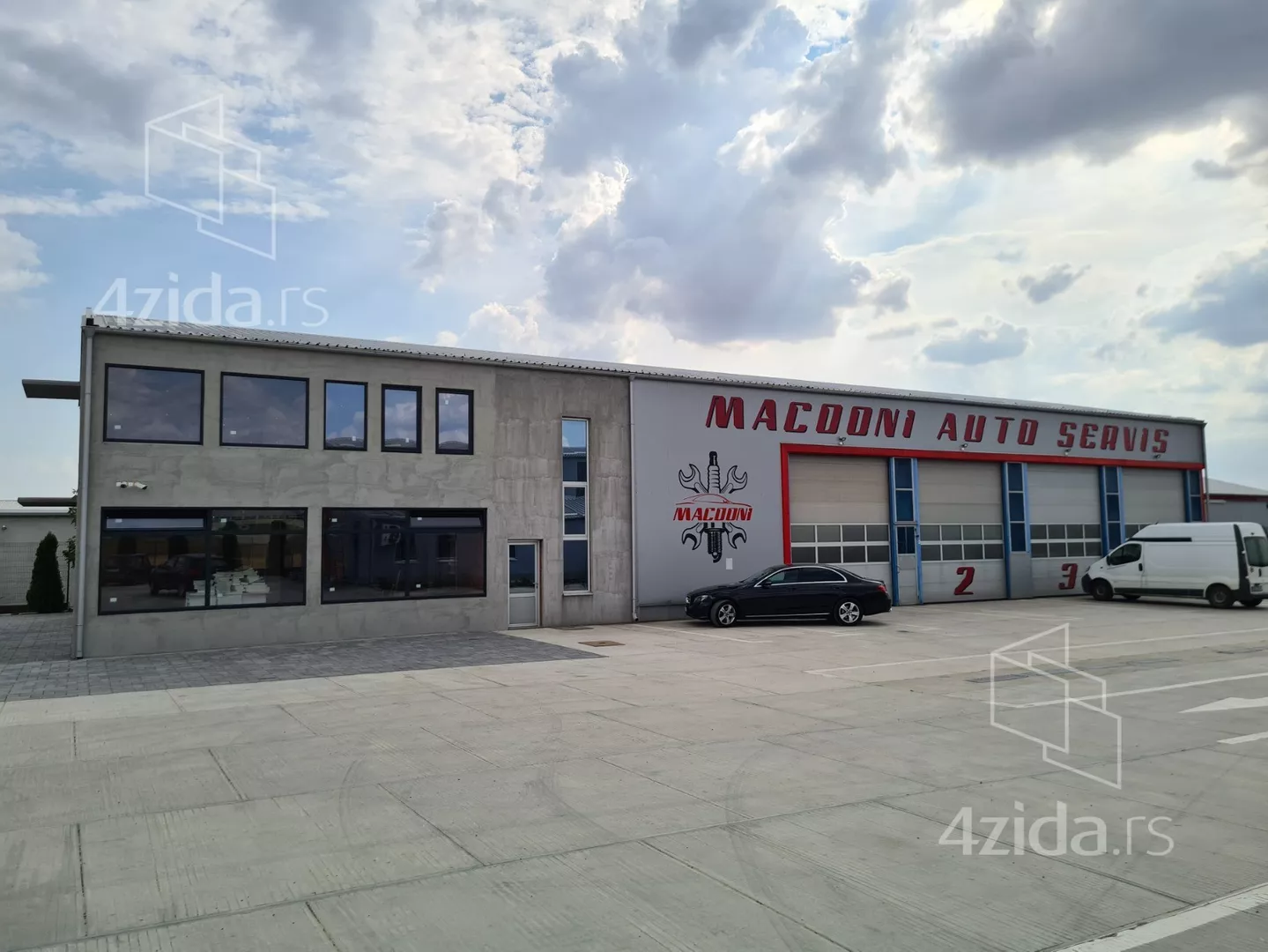 Poslovna zgrada | 4zida