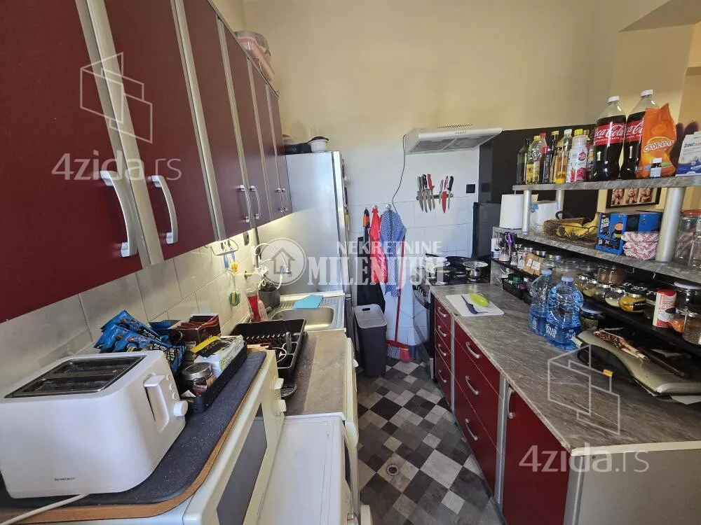 Troiposoban stan | 4zida