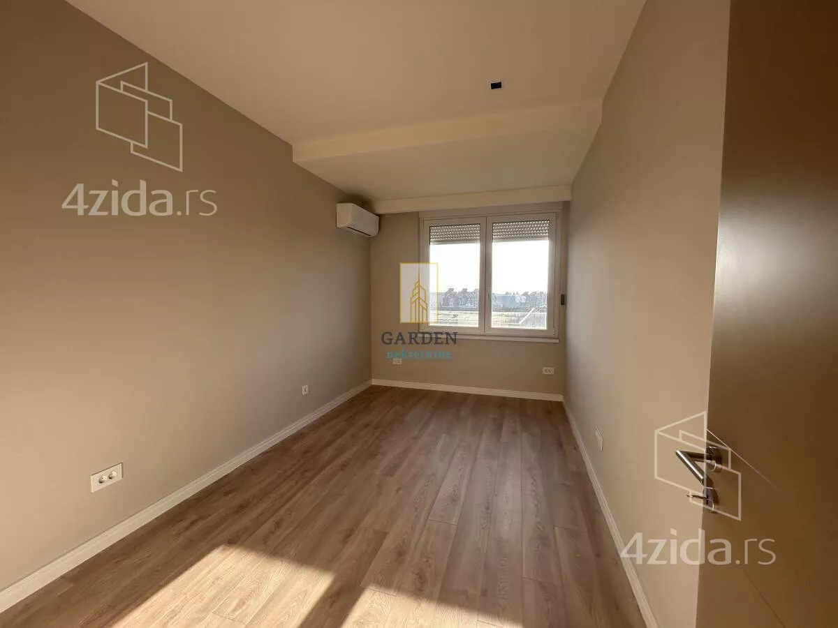 Četvoroiposoban stan | 4zida