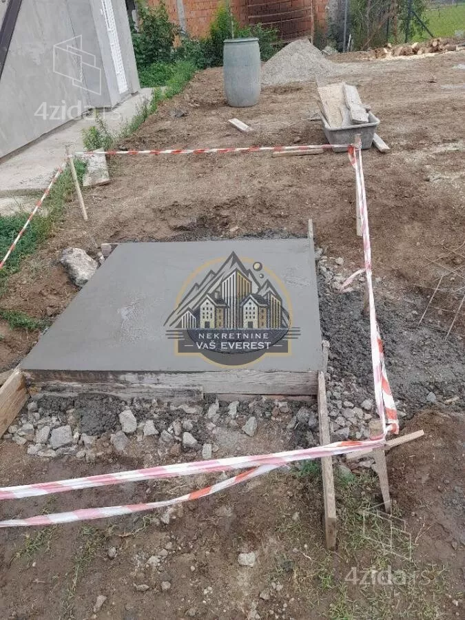 Plac | 4zida