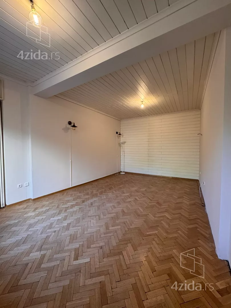 Četvoroiposoban stan | 4zida