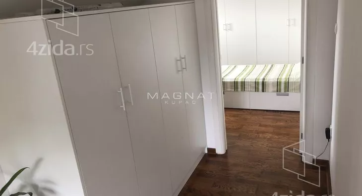 Četvoroiposoban stan | 4zida